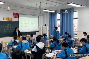 成耀东：按计划日本比我们强一大块 多打1人后压制对手没把握机会